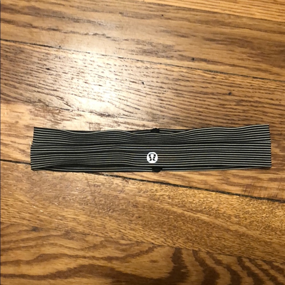 Black and white striped lululemon headband